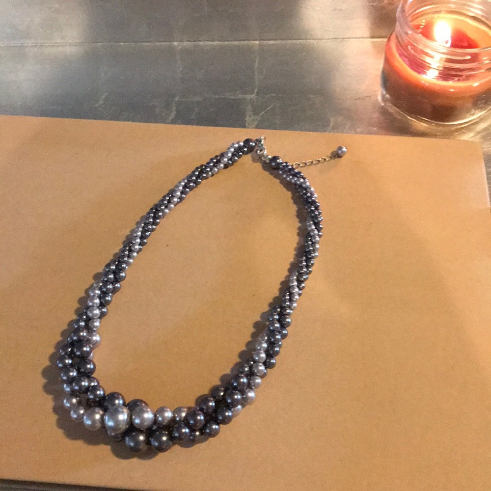 ✨ Last Call ✨ Pretty 3 strand necklace